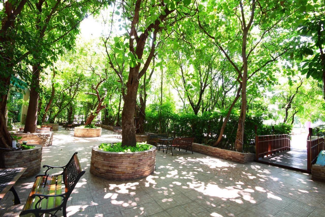 Calypzo Bangkok Hotel Екстериор снимка
