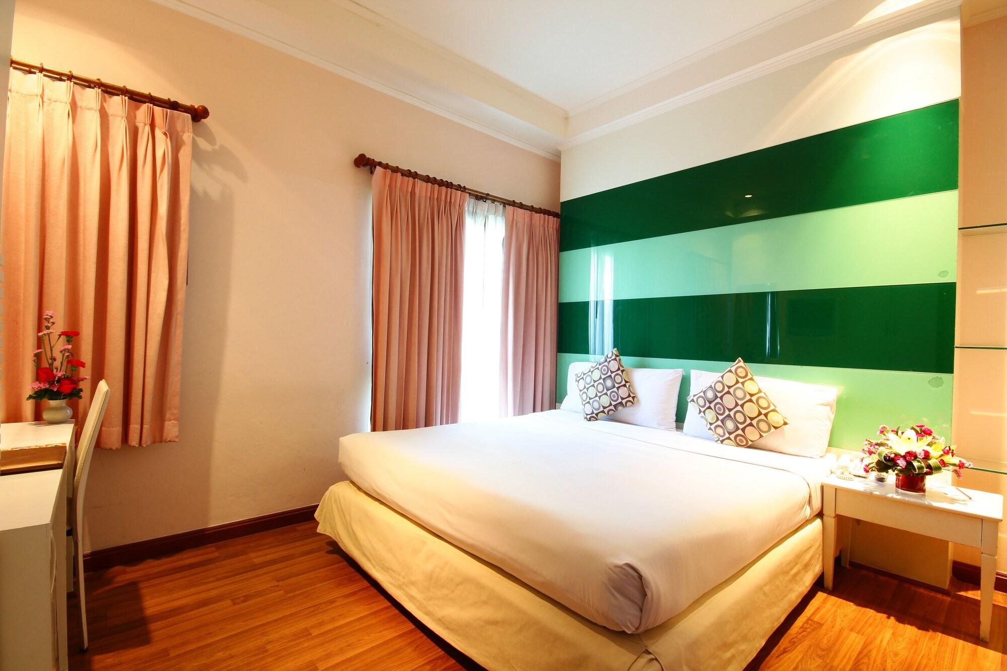 Calypzo Bangkok Hotel Екстериор снимка