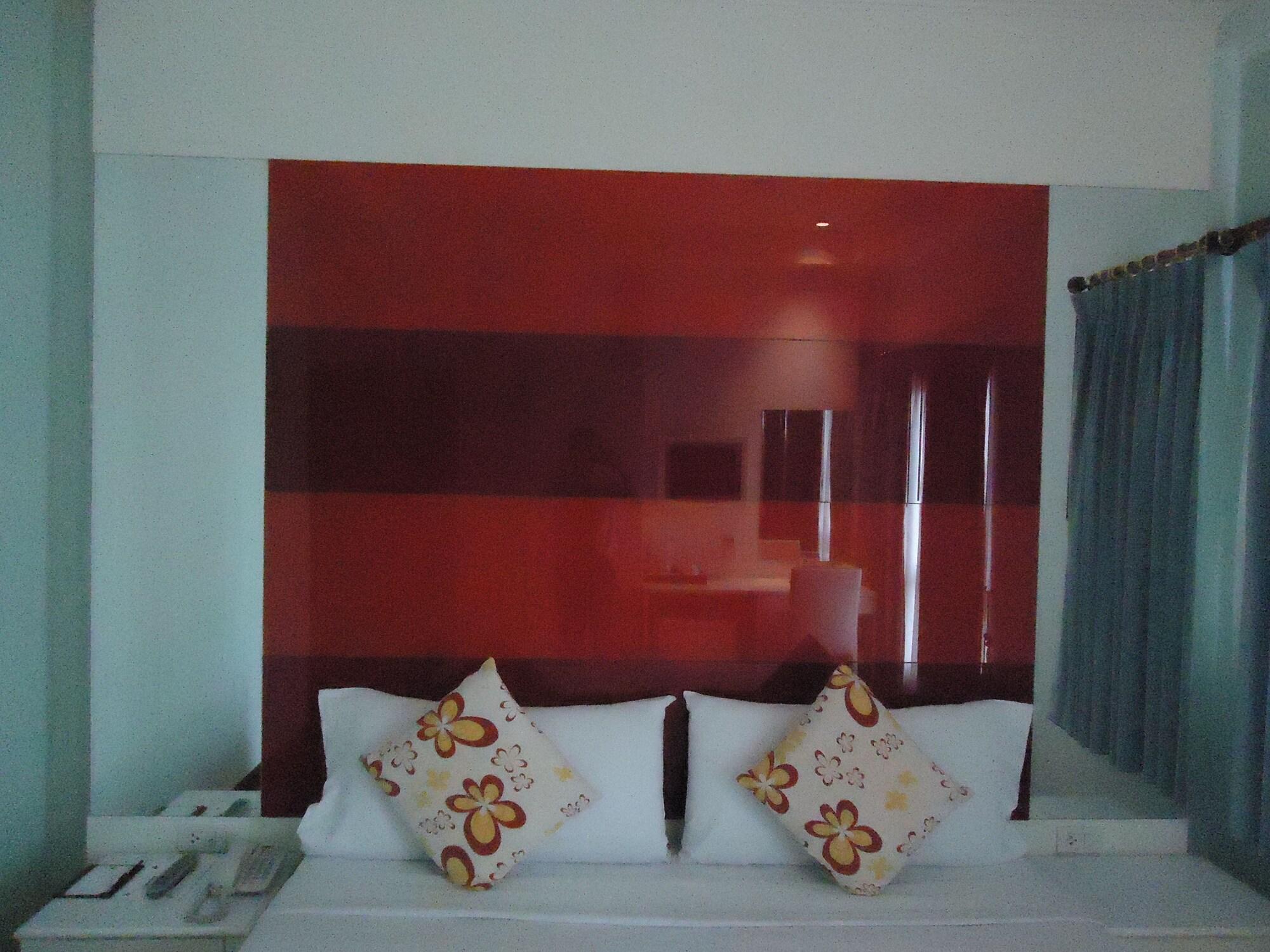 Calypzo Bangkok Hotel Екстериор снимка