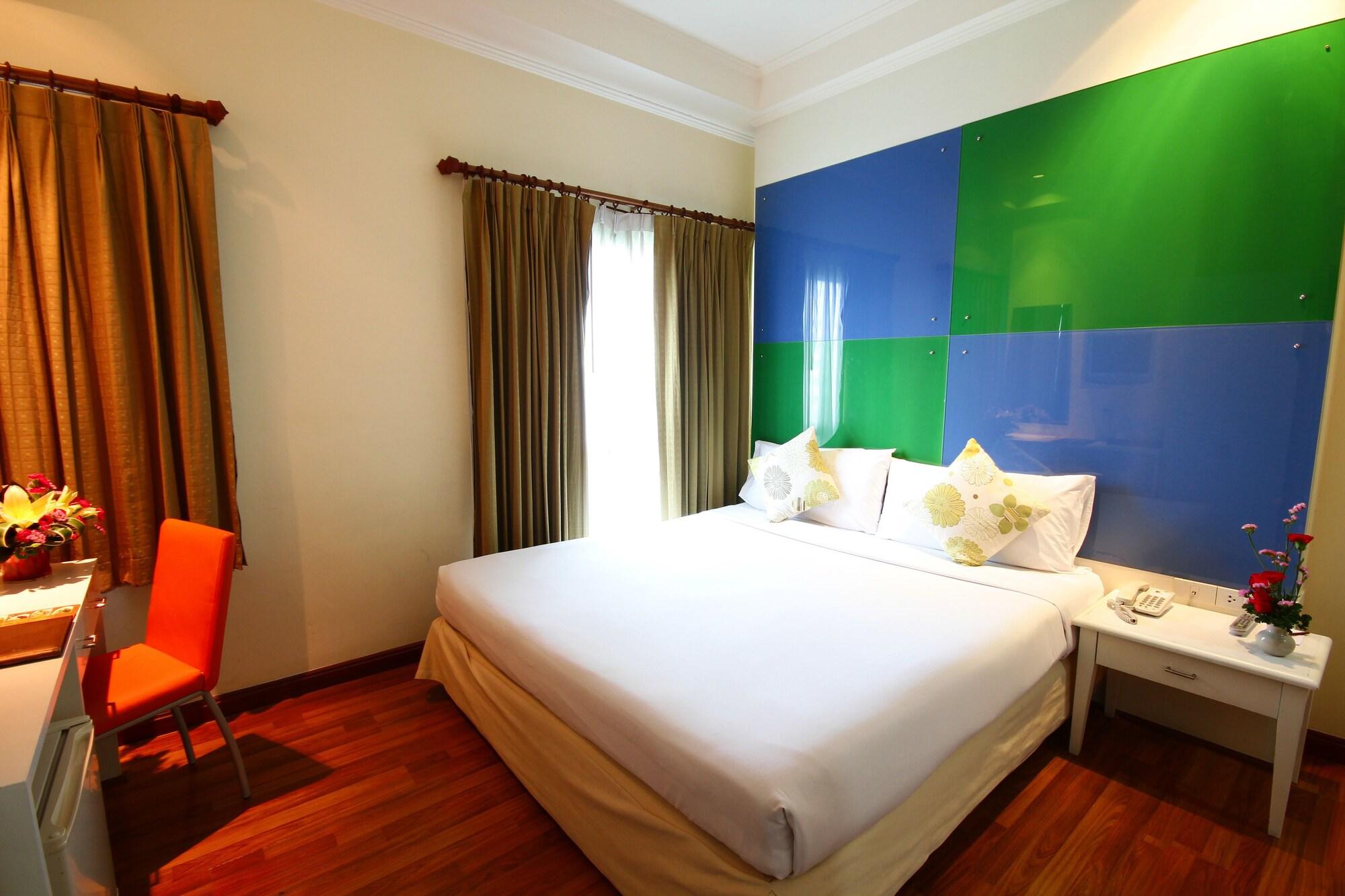 Calypzo Bangkok Hotel Екстериор снимка