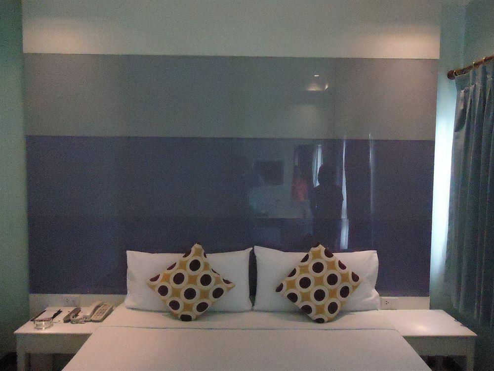 Calypzo Bangkok Hotel Екстериор снимка