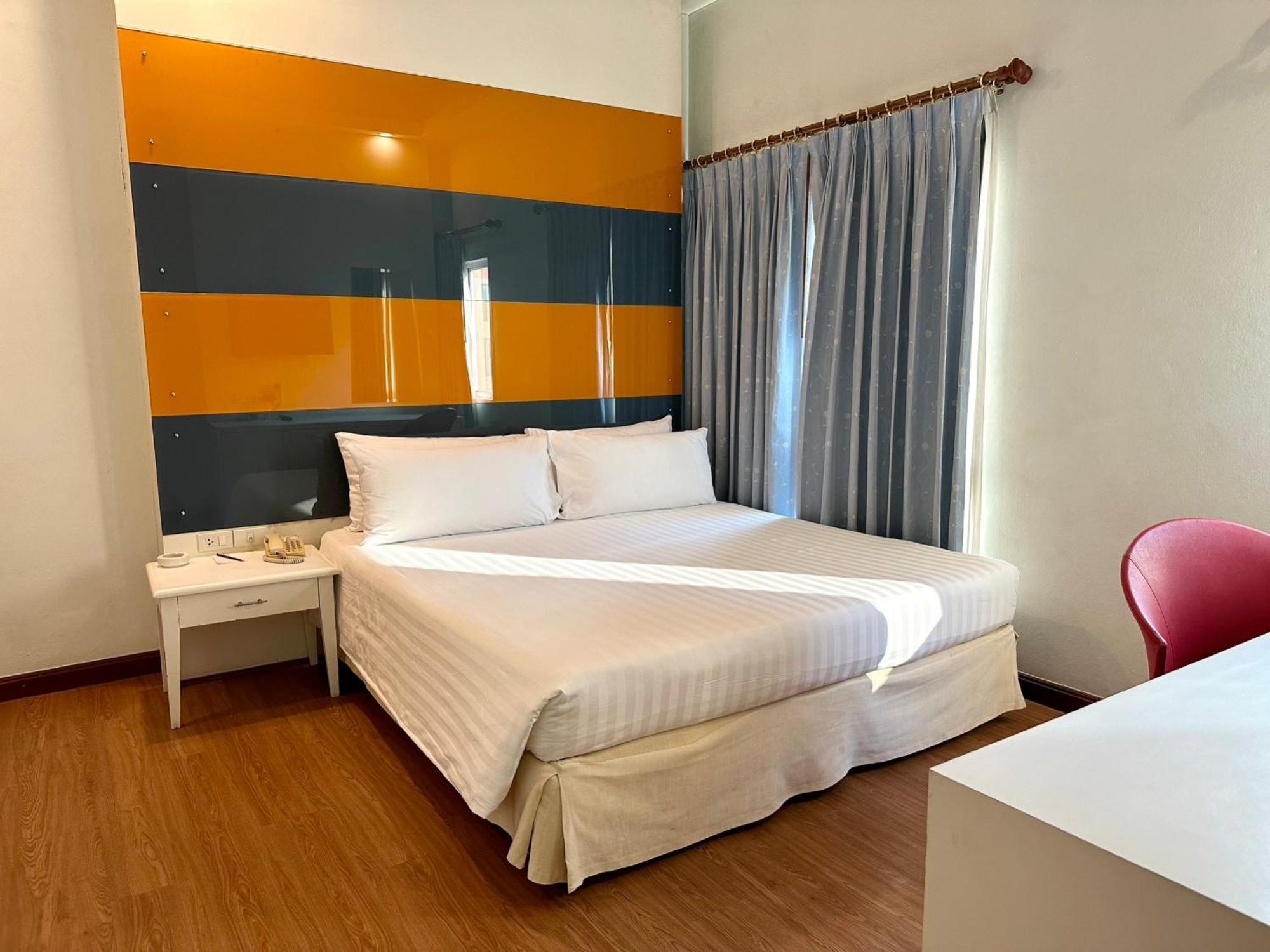 Calypzo Bangkok Hotel Екстериор снимка