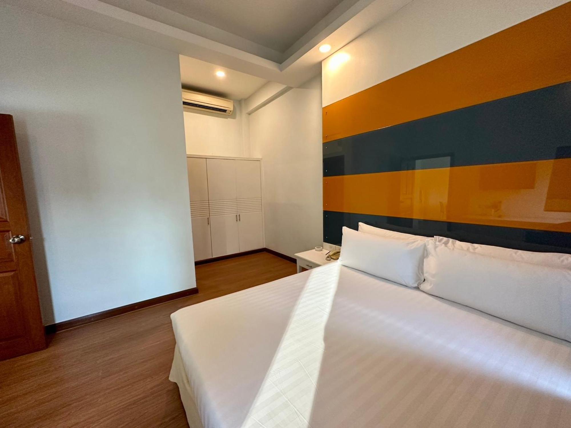 Calypzo Bangkok Hotel Екстериор снимка