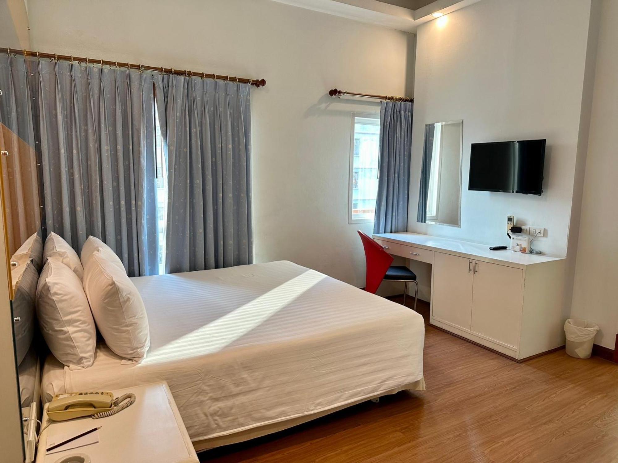 Calypzo Bangkok Hotel Екстериор снимка