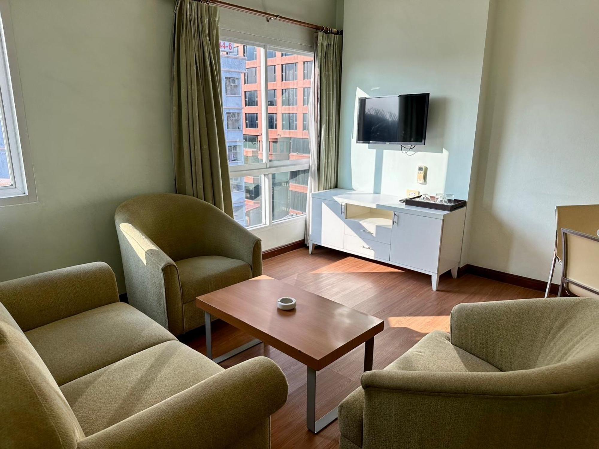 Calypzo Bangkok Hotel Екстериор снимка