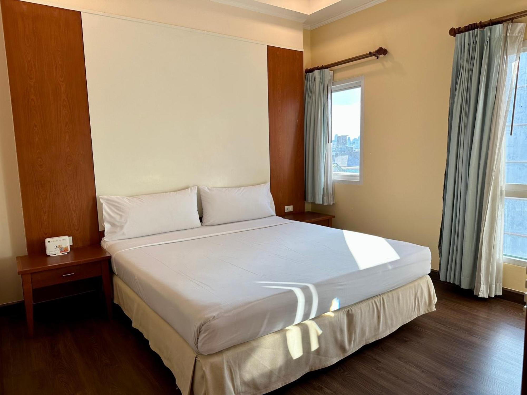 Calypzo Bangkok Hotel Екстериор снимка