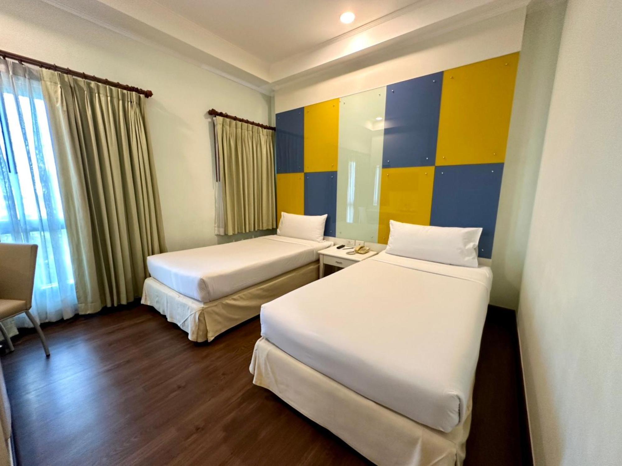Calypzo Bangkok Hotel Екстериор снимка