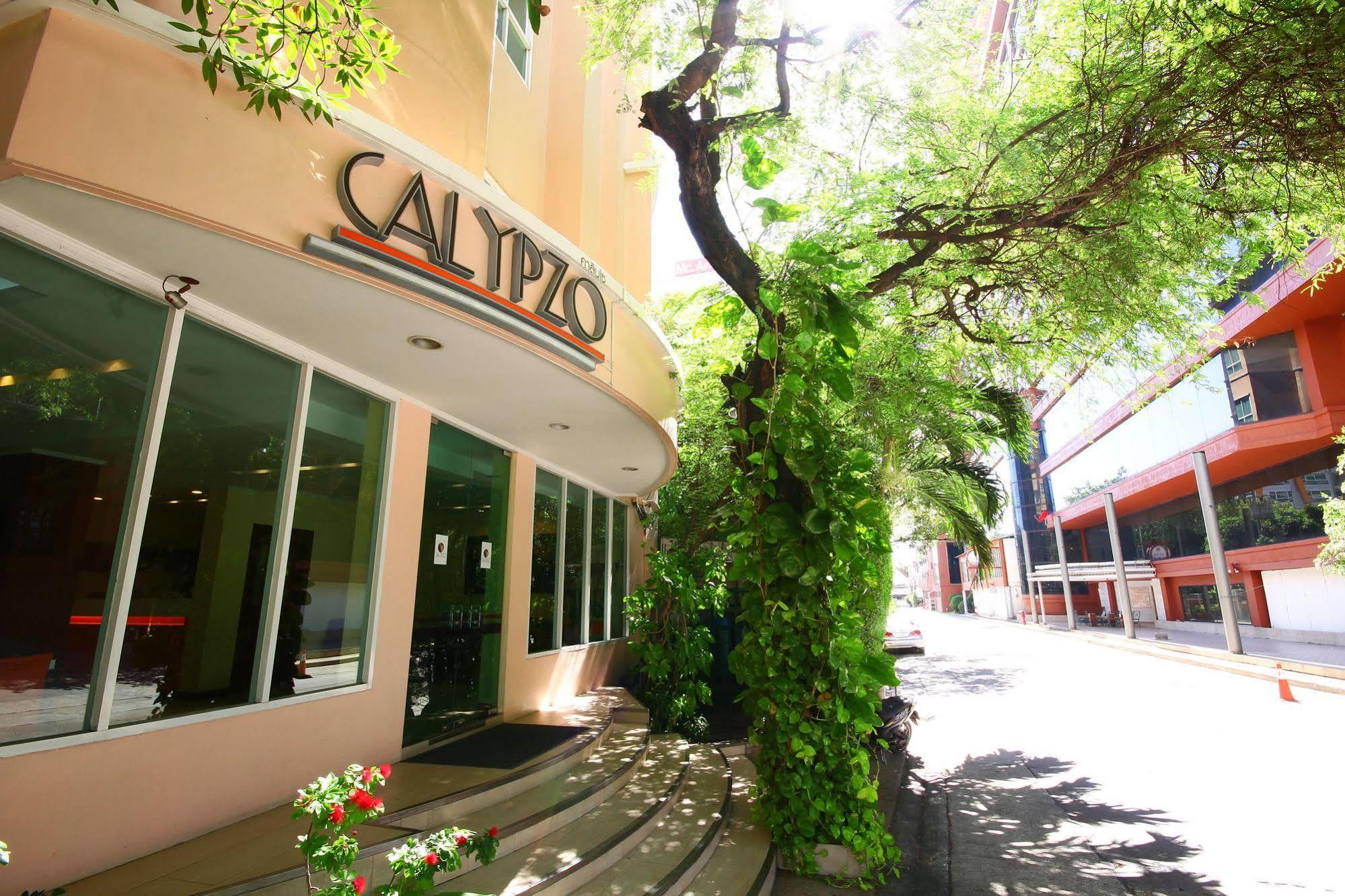 Calypzo Bangkok Hotel Екстериор снимка